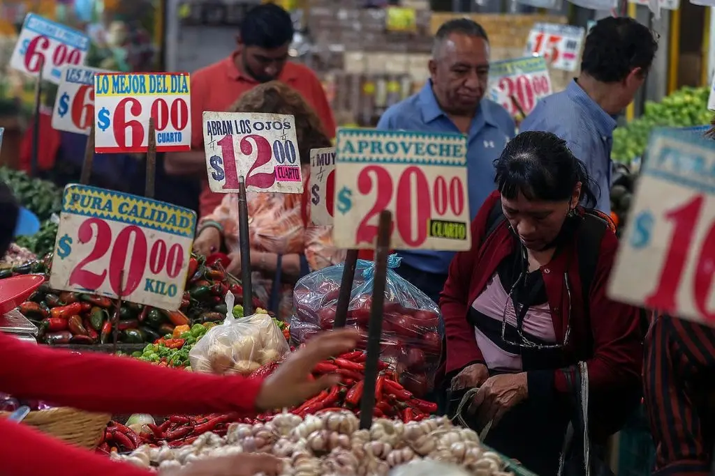 Inflación en México 'acelera' a 4.63% en primera quincena de abril: Inegi
