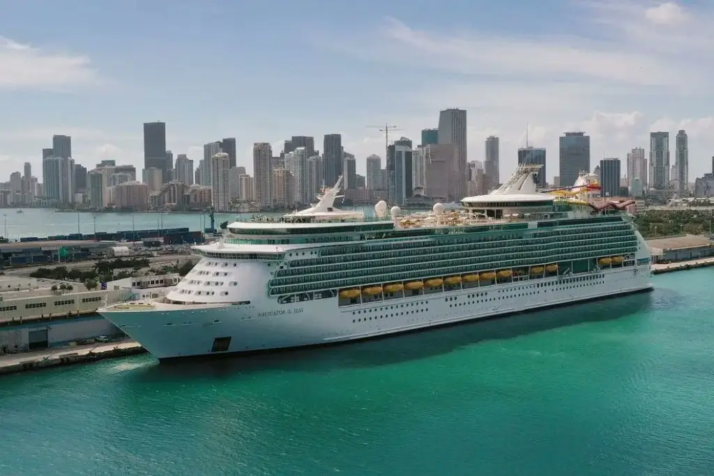 Más de 140 pasajeros se enferman por misteriosa enfermedad durante un crucero