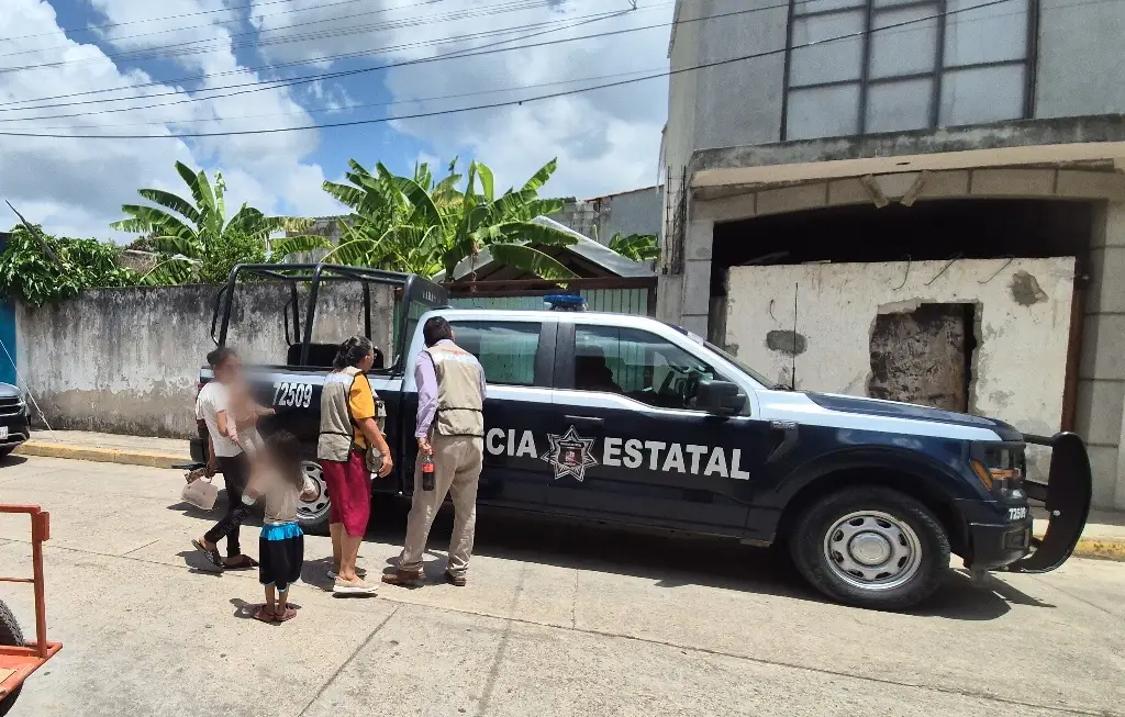 Rescata DIF de Centro a 4 niños en situación vulnerable en Casa Blanca