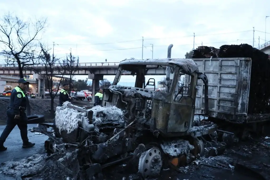 Fiscalía CDMX confirma que la pipa que explotó en Iztapalapa iba a exceso de velocidad