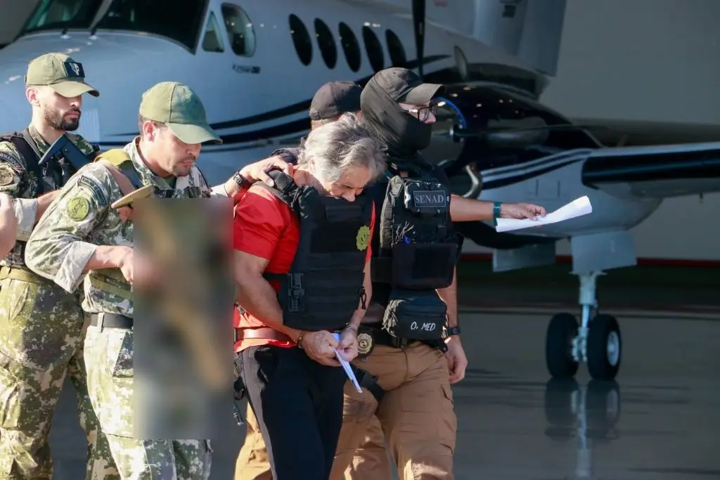Esta es la ruta del avión que traslada a Hernán Bermúdez