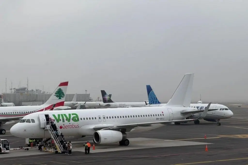 Banco de niebla afecta despegues y aterrizajes en el AICM 