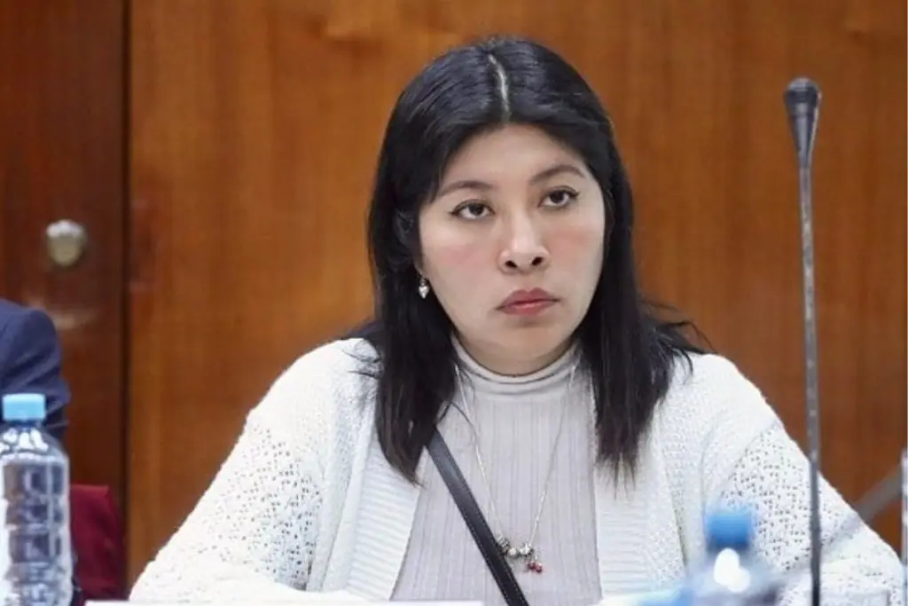 'Betssy Chávez es perseguida política', dice abogado al demandar su asilo en México 