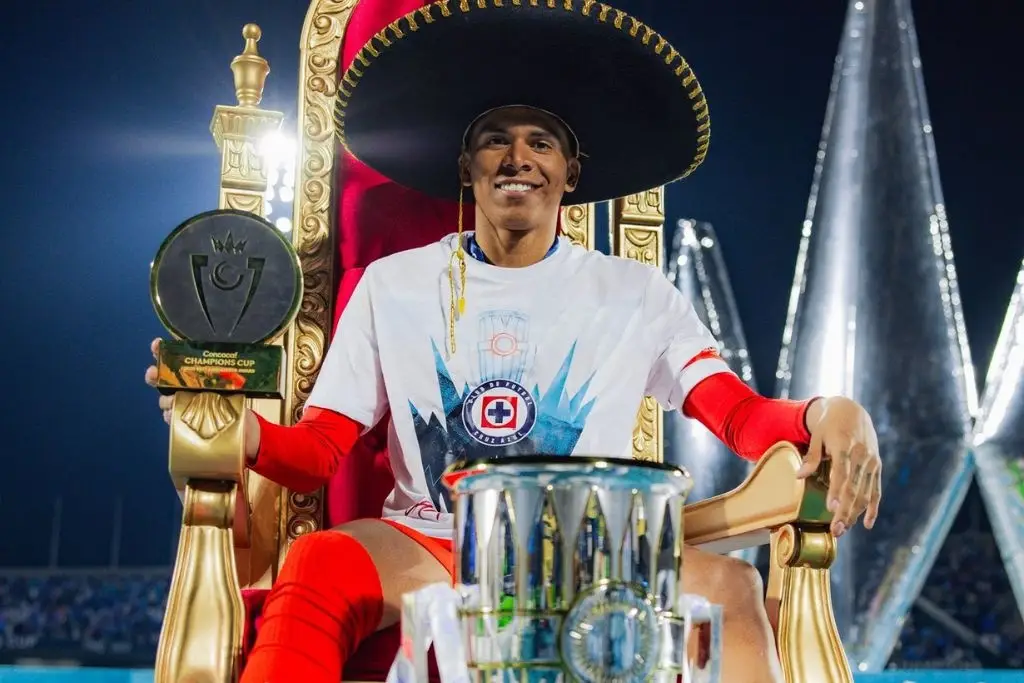 Kevin Mier de Cruz Azul es nominado al 11 ideal de ’The Best’