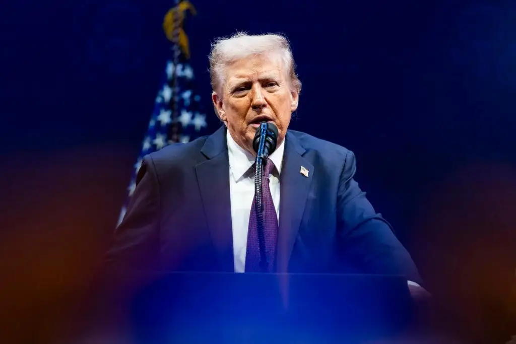 Trump propone redirigir el dinero de la cobertura Obamacare directamente a los ciudadanos