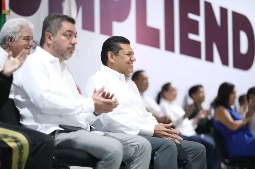  Gobernador otorga certeza jurídica a escuelas y rechaza la venta de plazas docentes