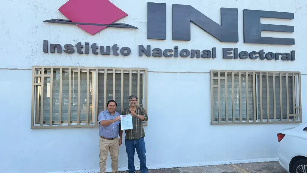 Presenta Morena ante el INE queja contra PRD Tabasco por colocar espectaculares