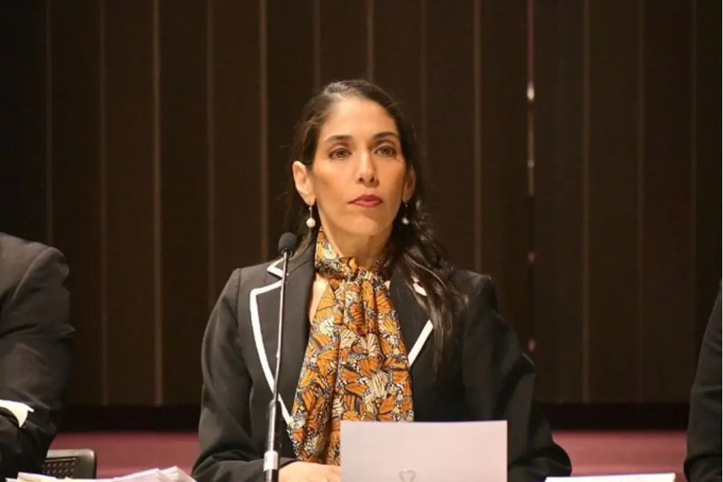 Renuncia Verónica Giadáns como fiscal general de Veracruz