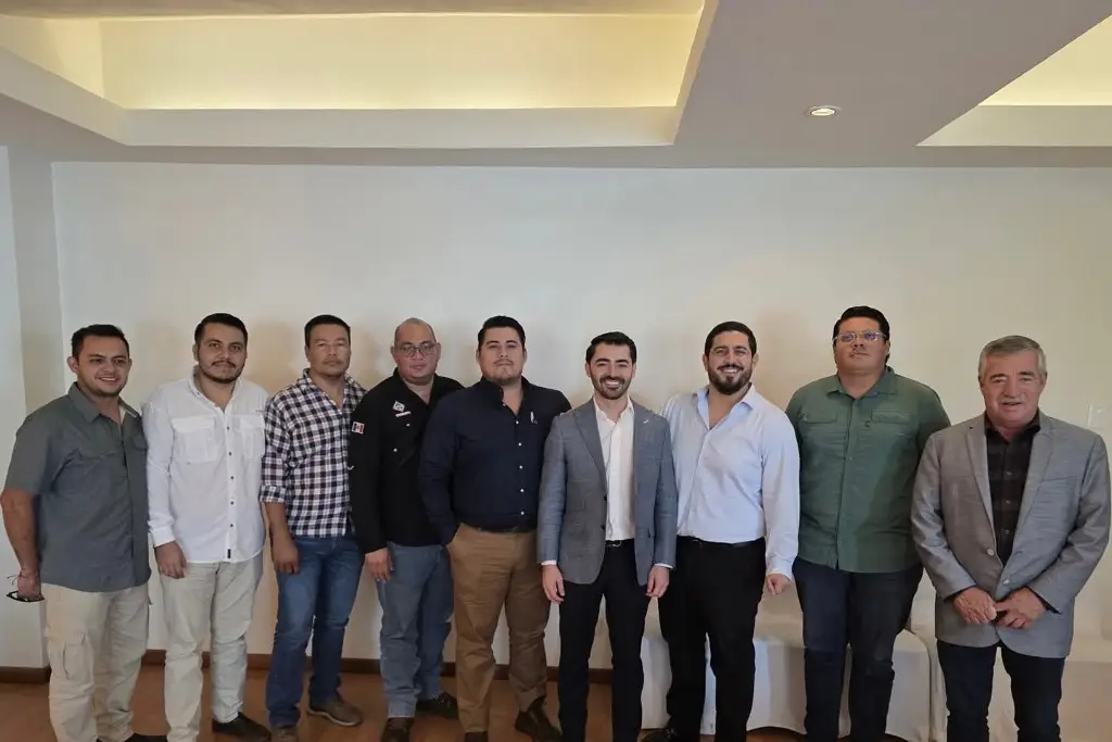 Más de 90 mil unidades de carga detenidas en México por déficit de operadores 