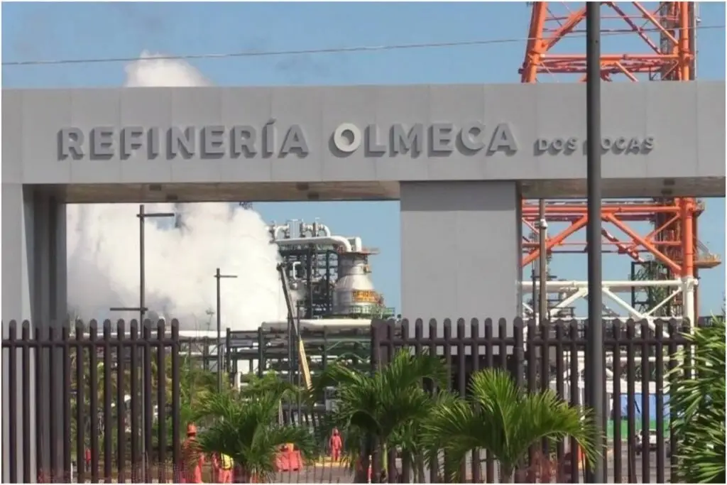 Refinería Dos Bocas opera a casi 87% a tres años de iniciar operaciones