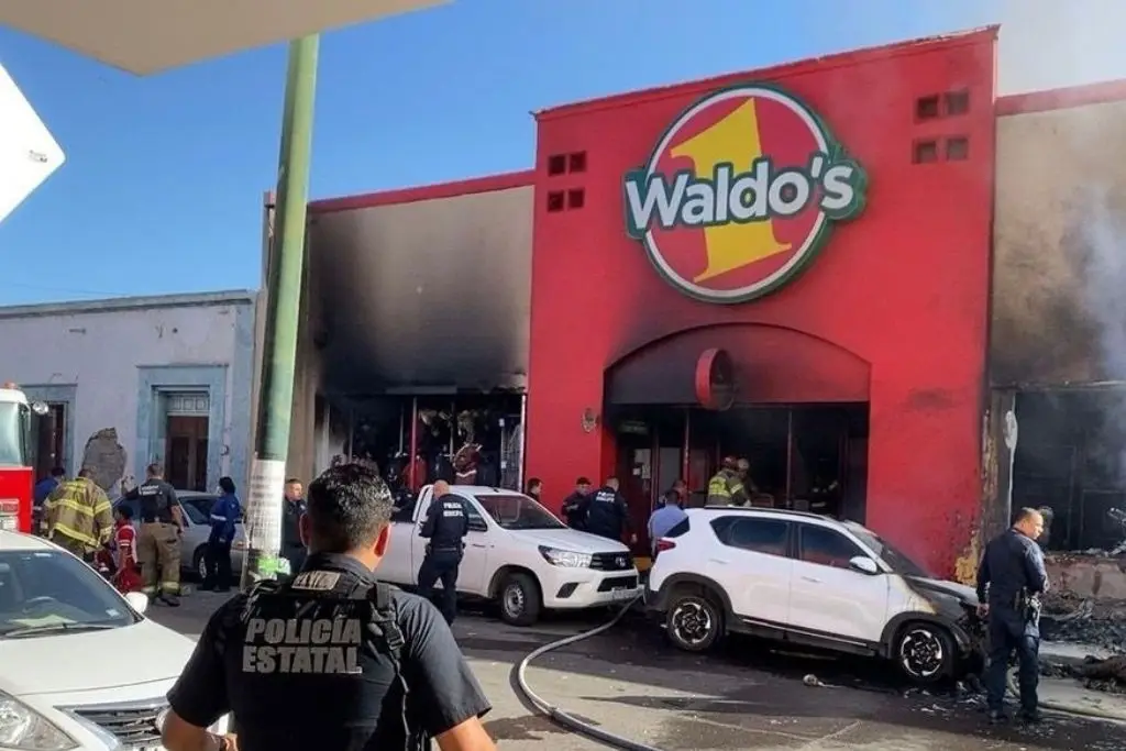 Imputados por incendio en tienda Waldo’s seguirán proceso en libertad 