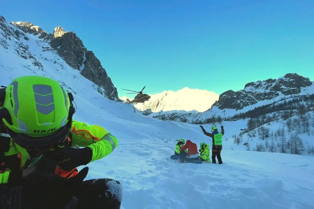 Tres muertos y varios heridos en distintas avalanchas de nieve en el norte de Italia