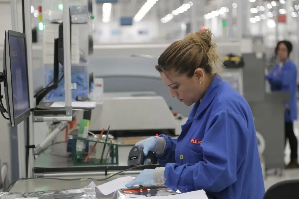 Empleo formal en México subió 1.3 % en 2025 tras crearse 278 mil puestos