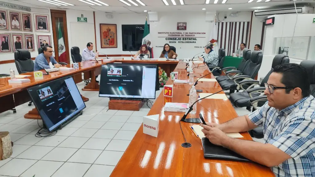 Desecha IEPCT medidas cautelares por colocación de espectaculares 