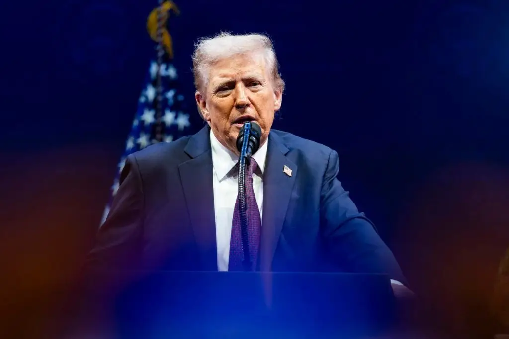 Trump defiende interés estratégico de EE.UU. en Groenlandia por seguridad global