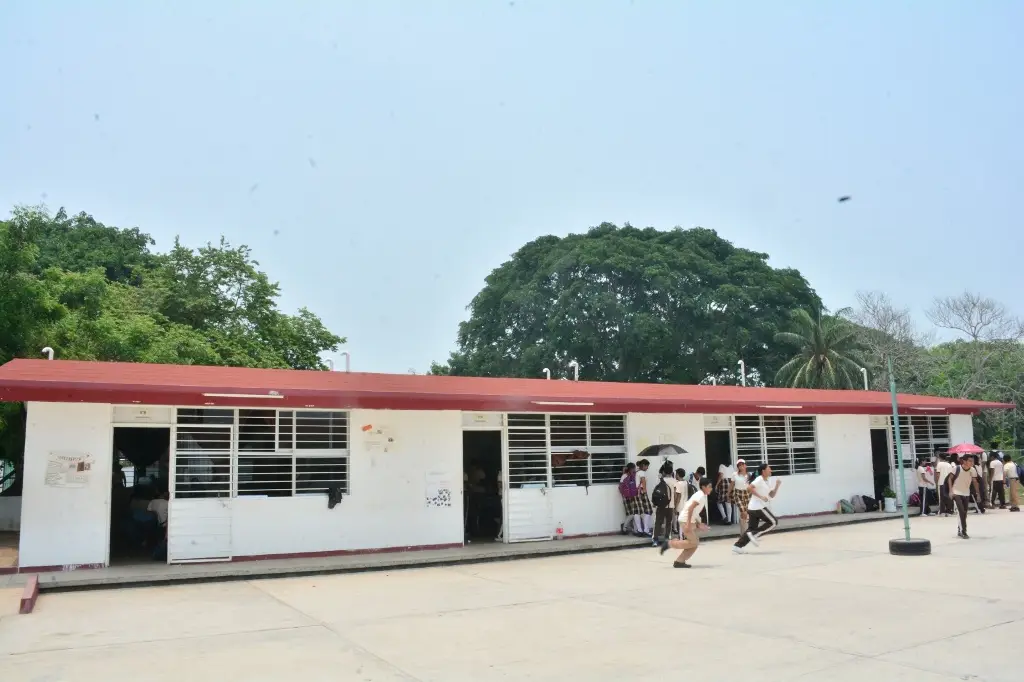 Regularización de la tierra alcanzaría a más de 2 mil 900 escuelas: CERTT