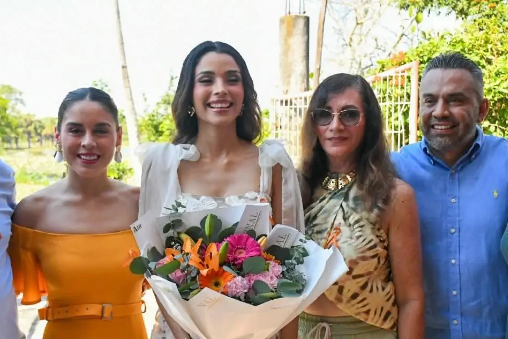 Frida Daniela Vázquez representante de Paraíso en la Feria Tabasco 