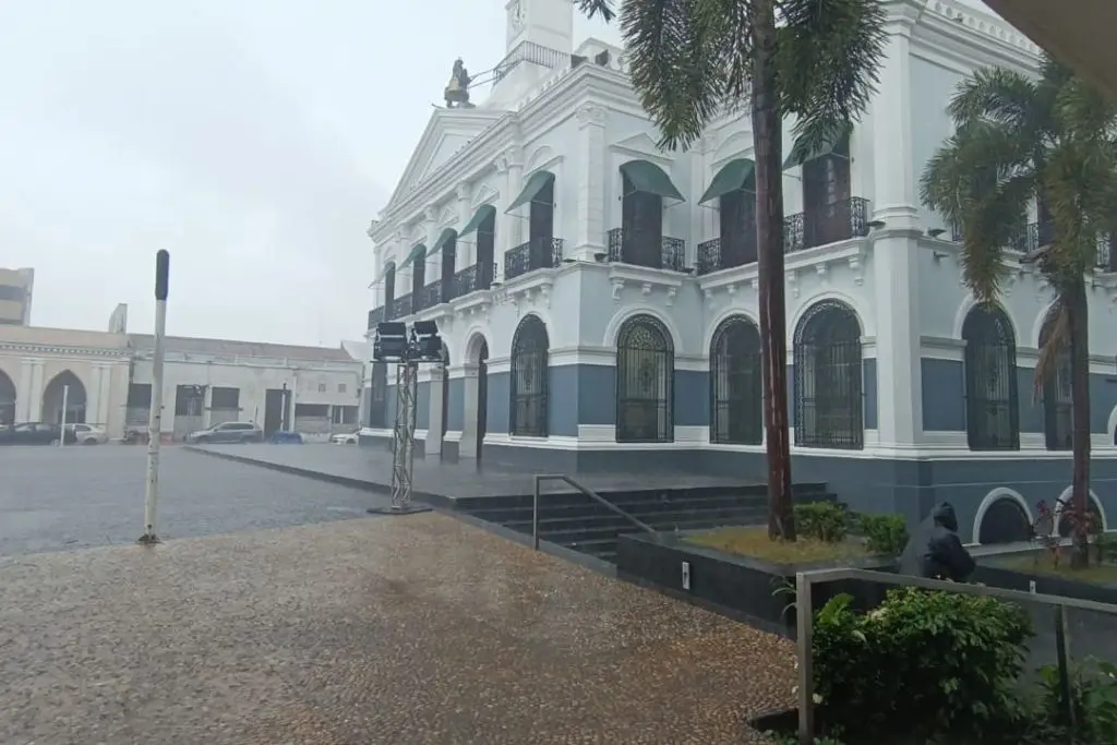 Prevén en Tabasco lluvias fuertes a muy fuertes este viernes por frente frío 33