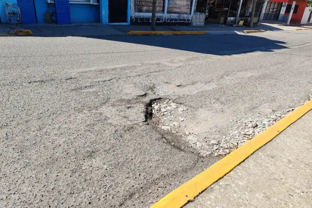 Llaman a reparar calle Niño Artillero 