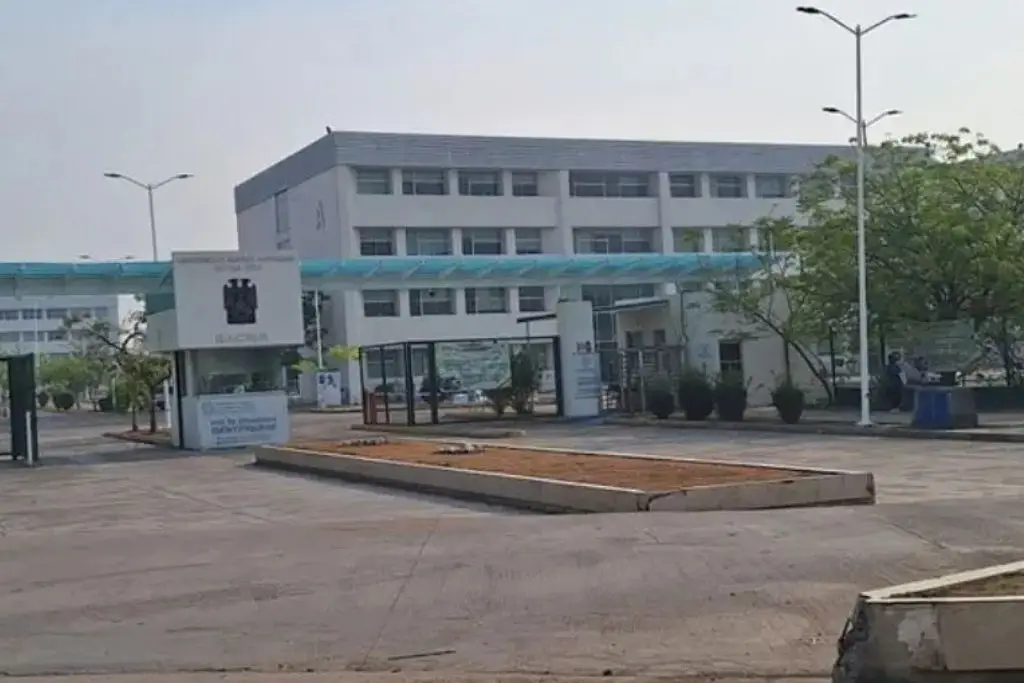 UJAT confirma accidente de la alumna al interior de la DACSYH  