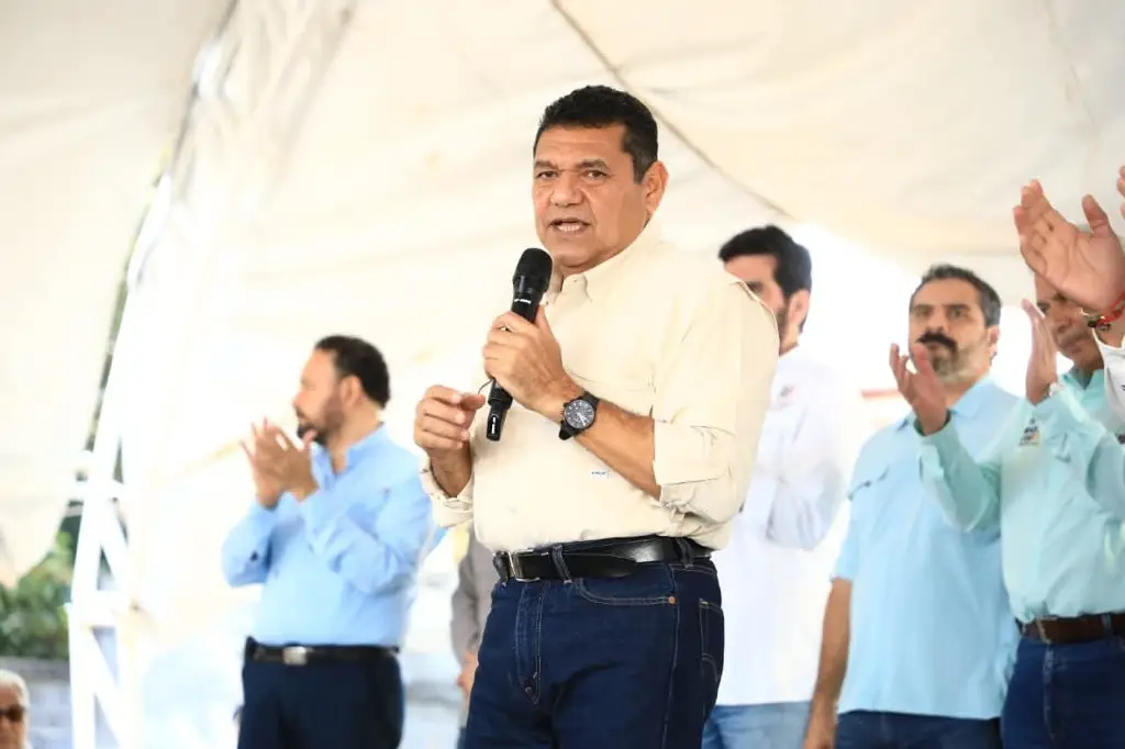 Van más de 240 mil placas vehiculares entregadas, señala gobernador de Tabasco 
