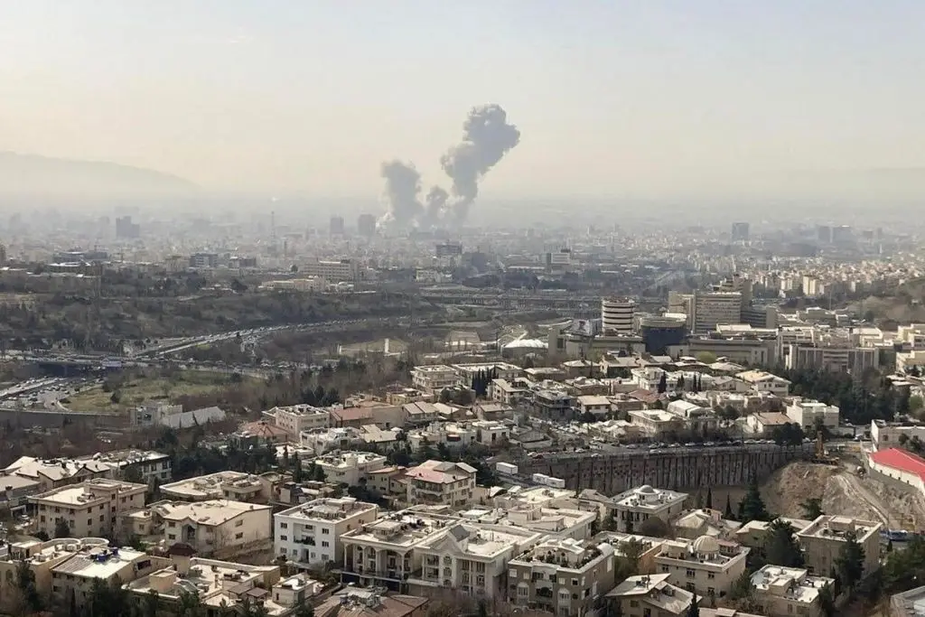 Israel y EE.UU. lanzan ofensiva contra 'decenas de objetivos militares' en Irán 