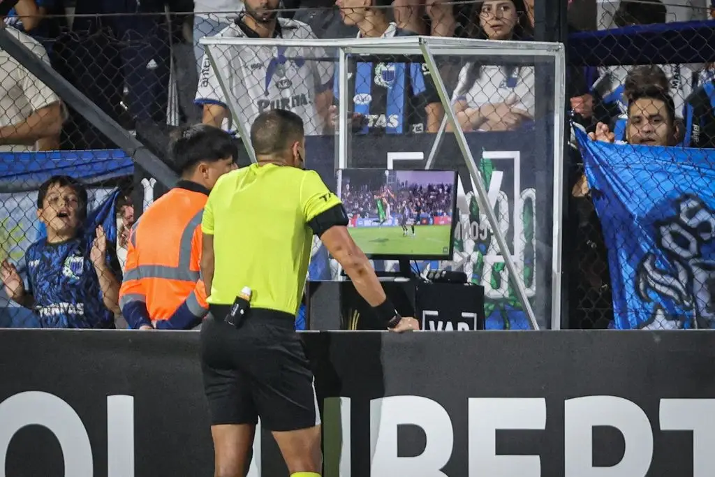 VAR revisará tiros de esquina y las segundas amarillas en el Mundial 2026
