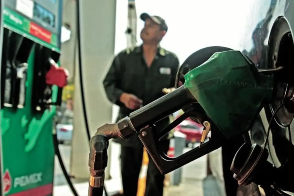 México busca blindar precios de gasolinas ante conflicto en Oriente Medio