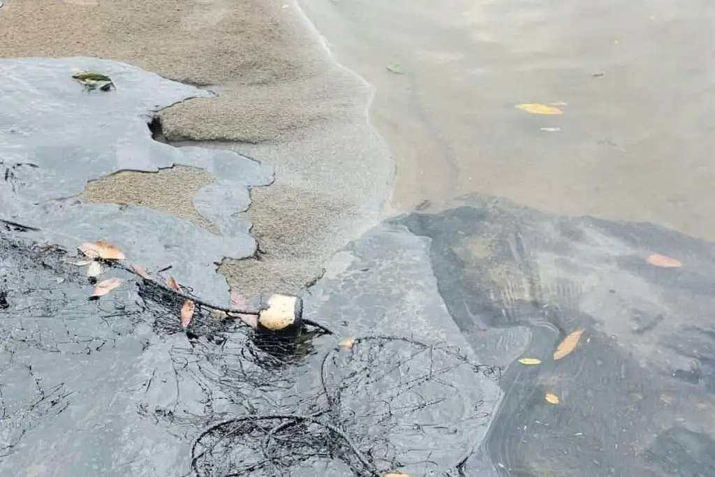 SEMADES presenta denuncia por derrame de hidrocarburos en costas Tabasco 