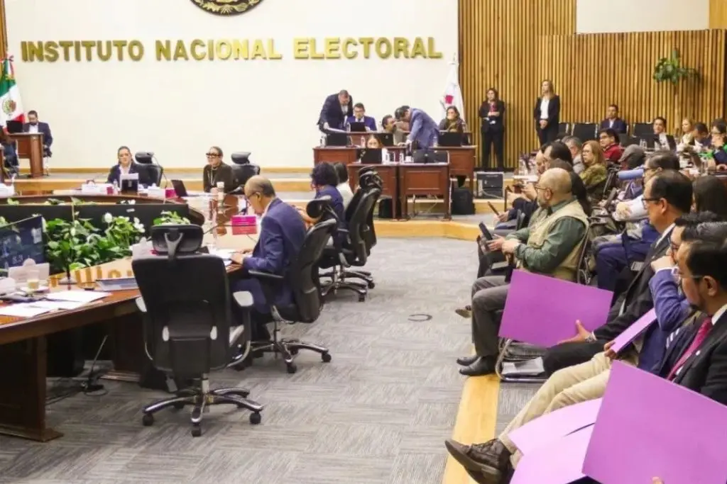 INE tendrá una audiencia con senadores por el 'Plan B' de la reforma electoral 