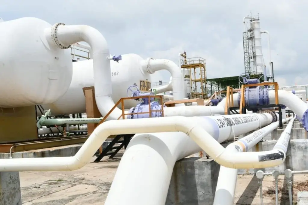 Limpieza de gasoducto provocará mayor desfogue de quemadores en Tabasco