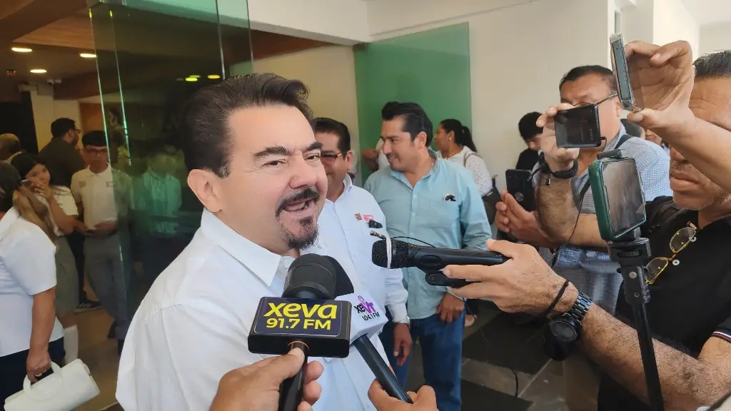 Diputado de Morena llama a 'cuidar la lengua' ante adelantados rumbo al 2027