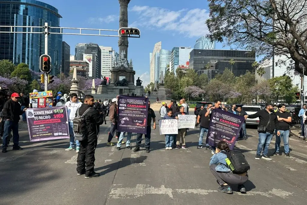 Conductores de aplicación protestan en CDMX; exigen mayor regulación del servicio