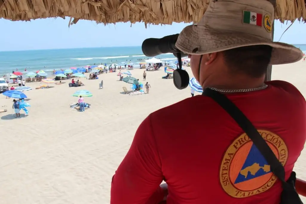 IMSS llama a evitar exposición solar extrema en playas