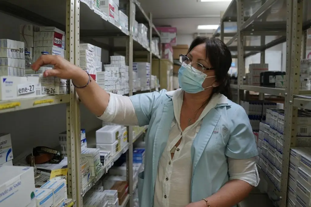 Presentan alternativas para reportar falta de medicamentos en el IMSS e ISSSTE 