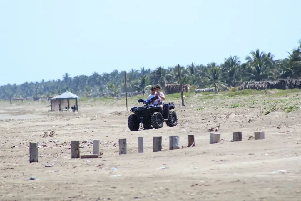 Sancionan uso de vehículos particulares en playas