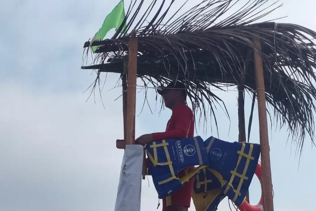 Protección Civil activa bandera verde en todas las playas de Tabasco 
