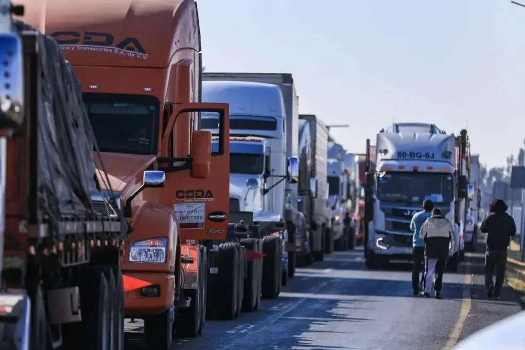 Transportistas y agricultores anuncian megabloqueo nacional este 6 de abril