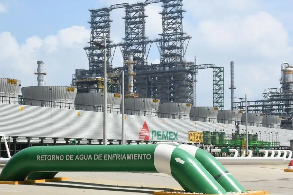 Pemex descarta riesgo en Dos Bocas tras reporte de presunta fuga 