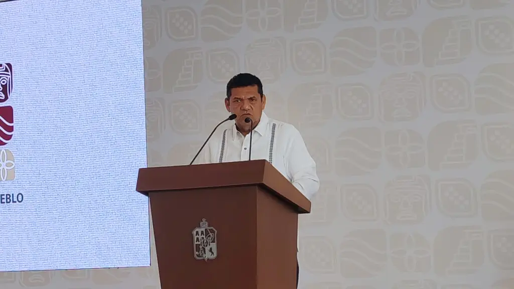 Pide gobernador a transportistas esperar estudio de Semovi antes de aumentar pasaje 