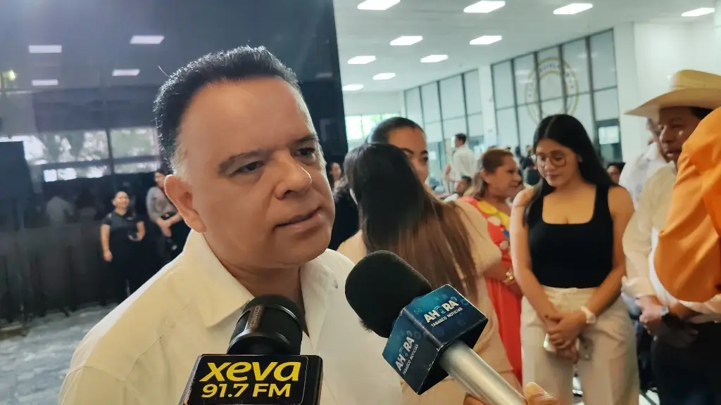 Necesario analizar uso de celulares en escuelas: Marcos Rosendo Medina 