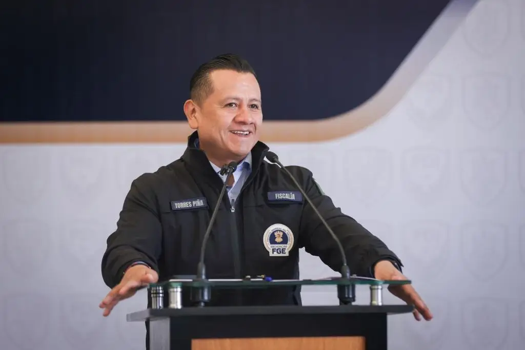 Fiscal de Michoacán solicita licencia para buscar gubernatura por Morena en 2027