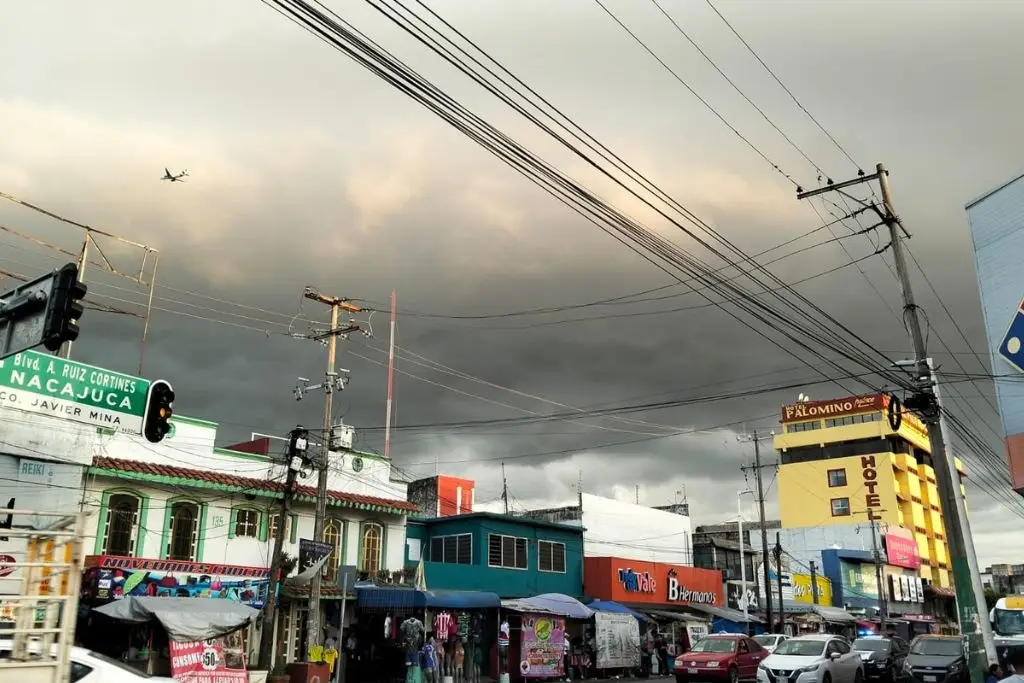 Prevén en Tabasco calor y chubascos con lluvias puntuales fuertes este martes