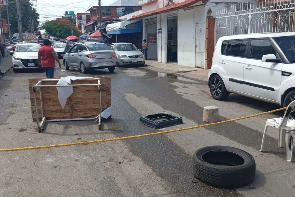 Mantienen bloqueo en Tamulté de las Barrancas; vecinos llevan 4 días sin electricidad