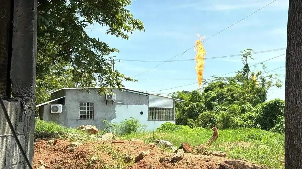 Pemex descarta fugas tras reportes de olores a hidrocarburos en Jalapa; operan con normalidad 