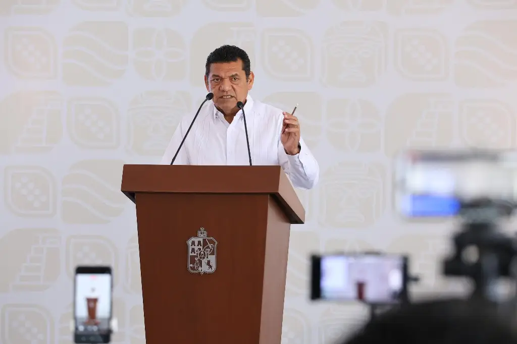 Gobernador de Tabasco anuncia fin a los cobros abusivos de grúas