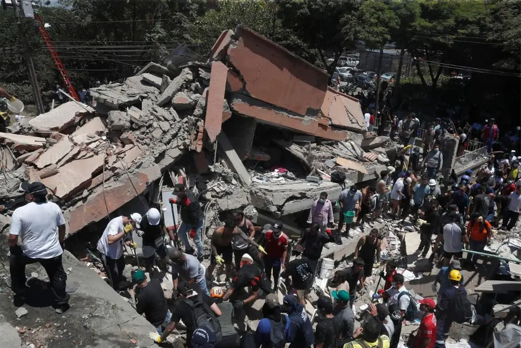 Declaran “desastre nacional” en Colombia por sismo de 7.4; hay más de 100 muertos