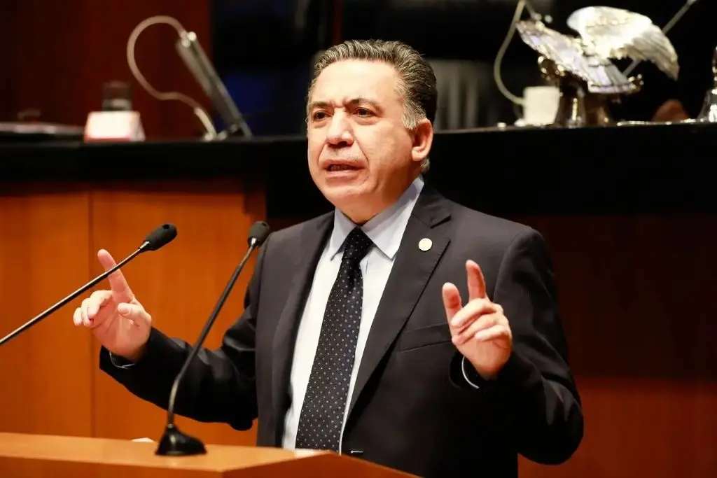 Enrique Inzunza deja la bancada de Morena en el Senado