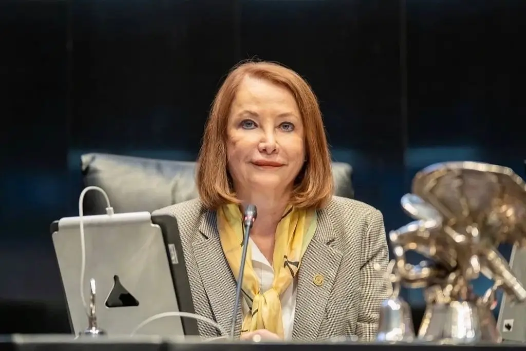 Senado recibe iniciativa de Sheinbaum para impedir candidaturas con doble nacionalidad