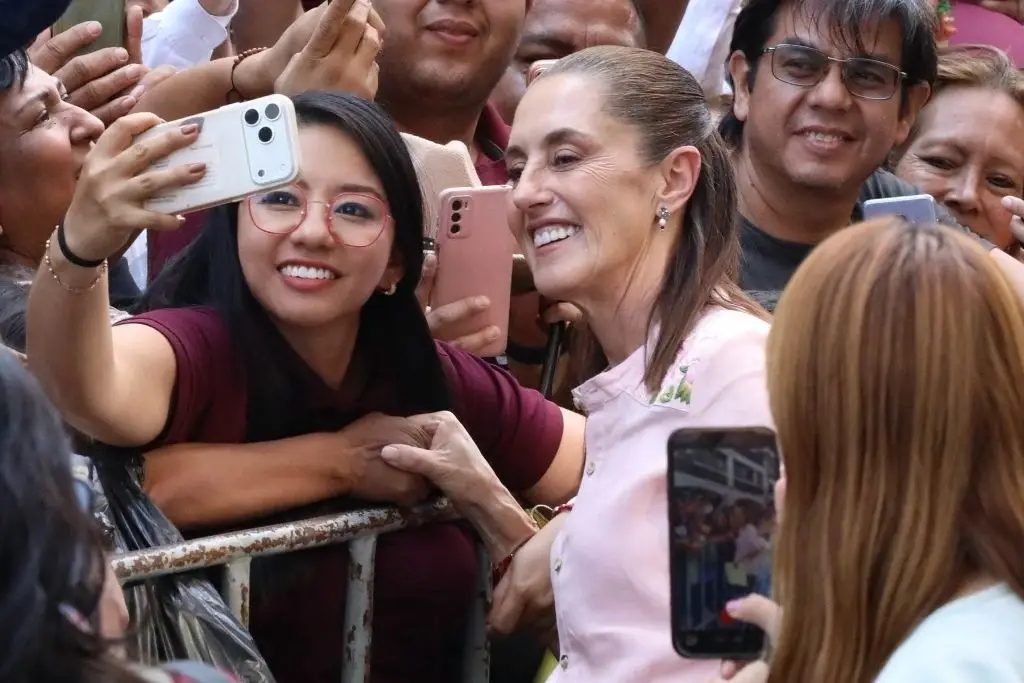 Sheinbaum defiende continuidad de la 4T y llama a evitar divisiones dentro del movimiento